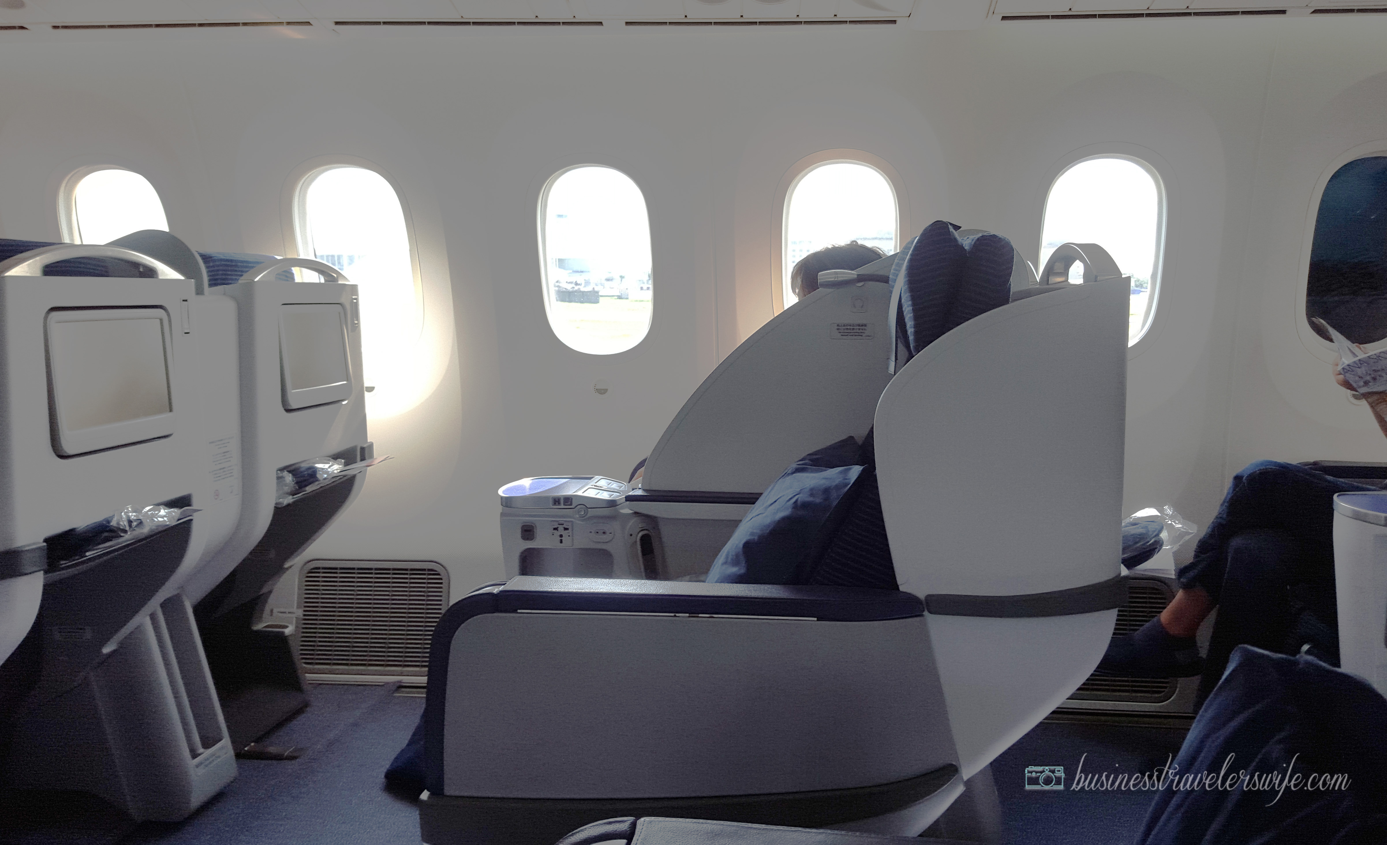 7 Perks of Flying in First Class and Business Class: - reclining seats