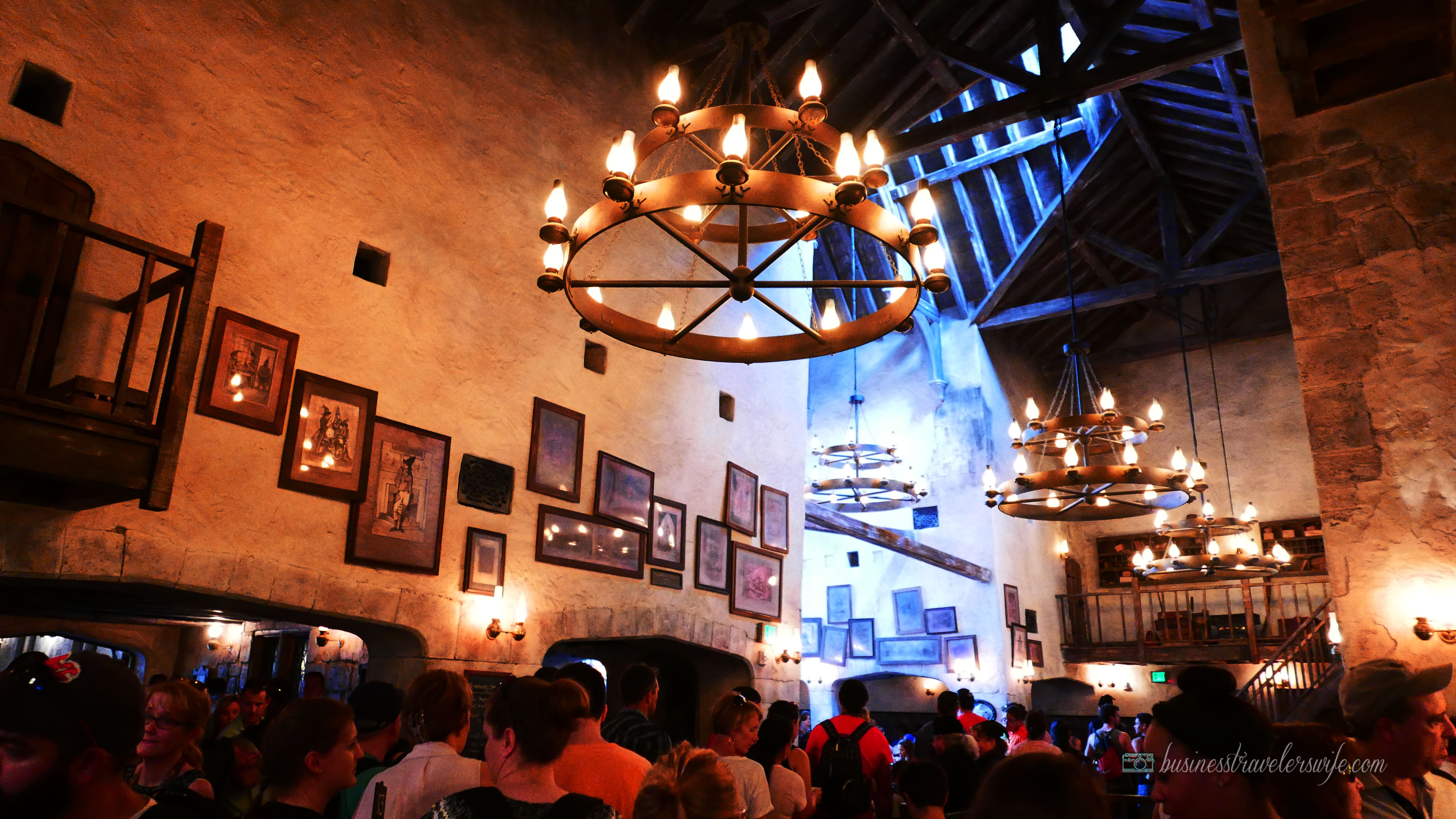 tips on visiting wizarding world of harry potter - leaky cauldron