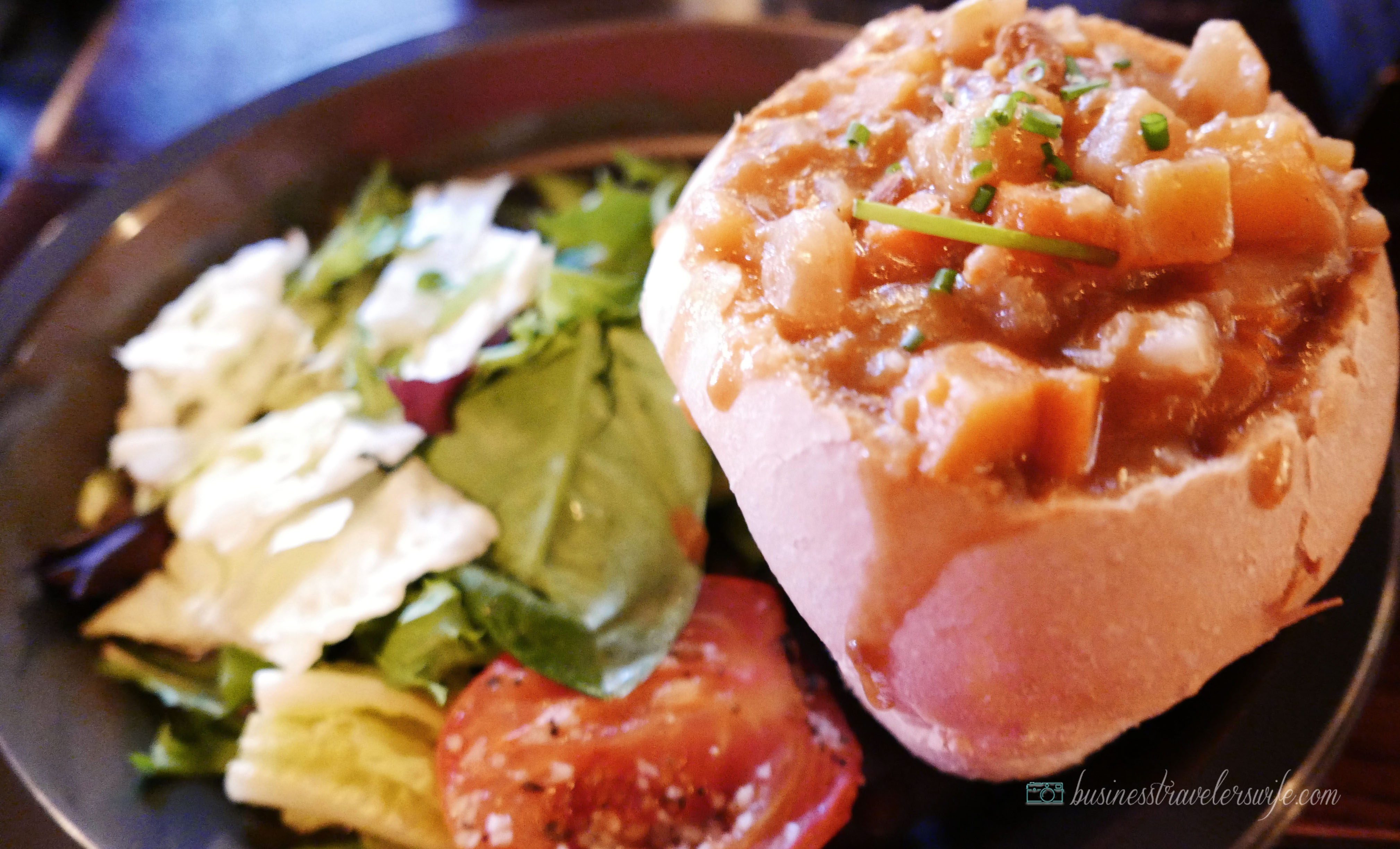 tips on visiting wizarding world of harry potter - leaky cauldron