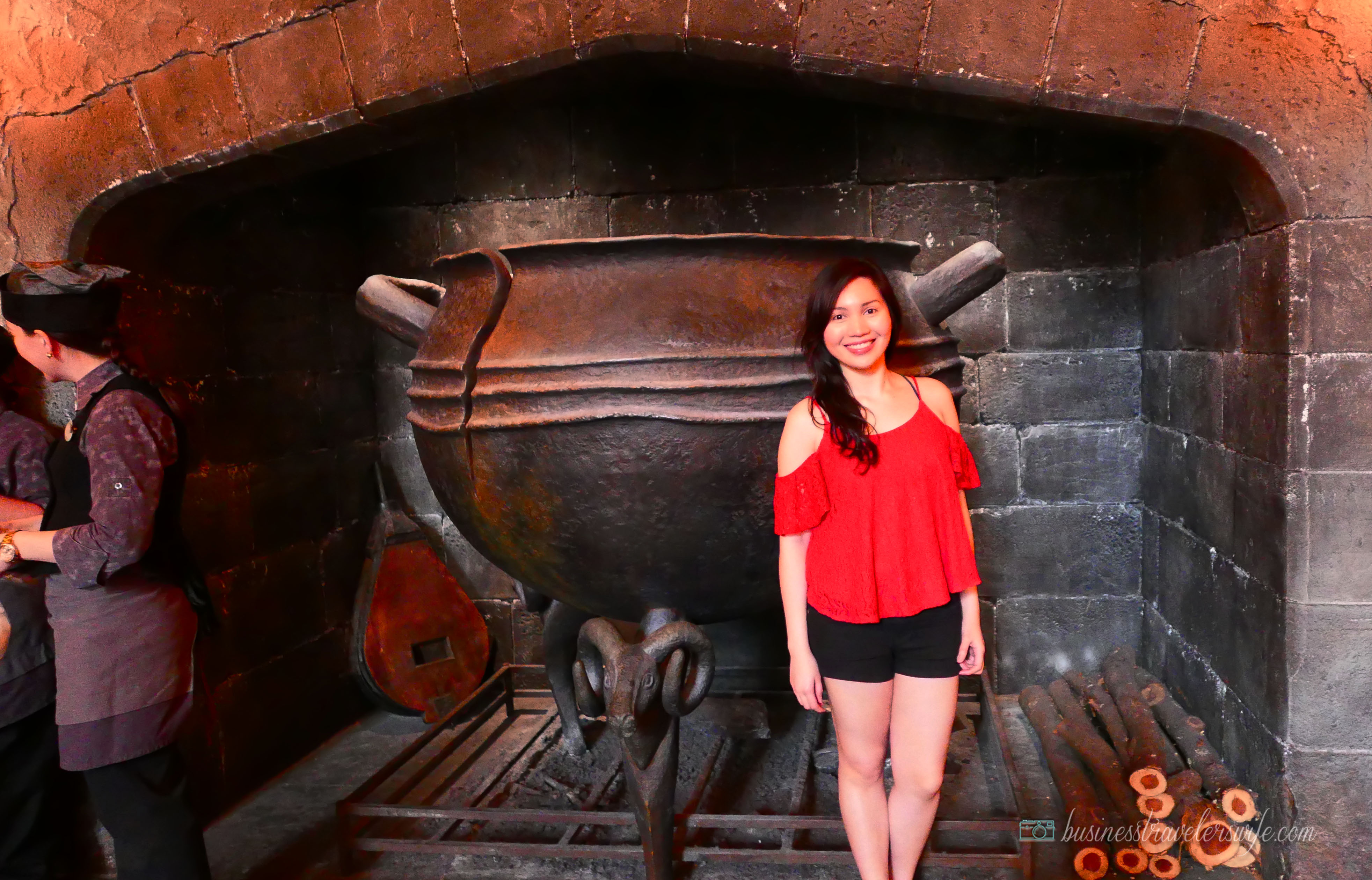 tips on visiting wizarding world of harry potter - leaky cauldron