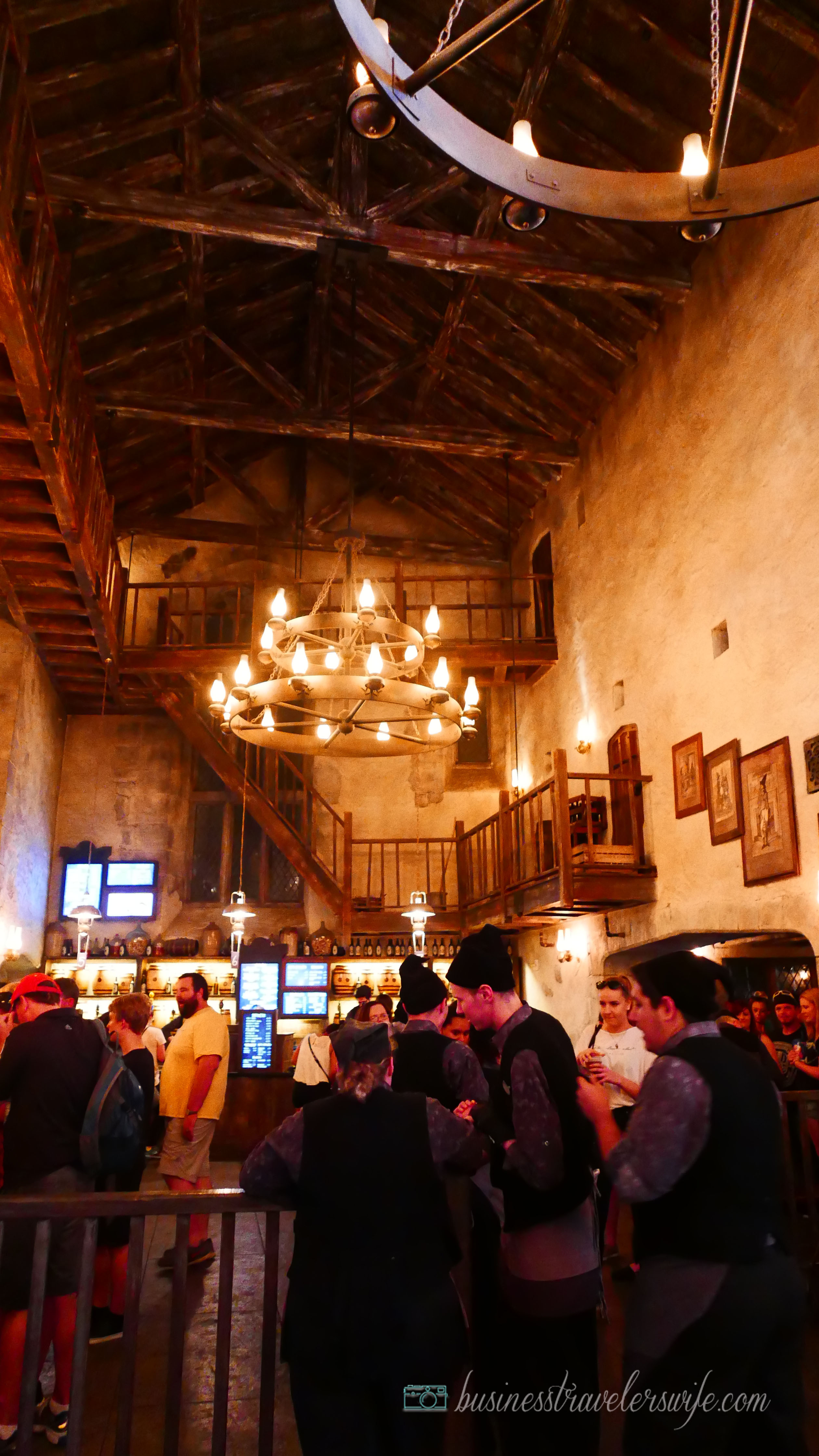 tips on visiting wizarding world of harry potter - leaky cauldron