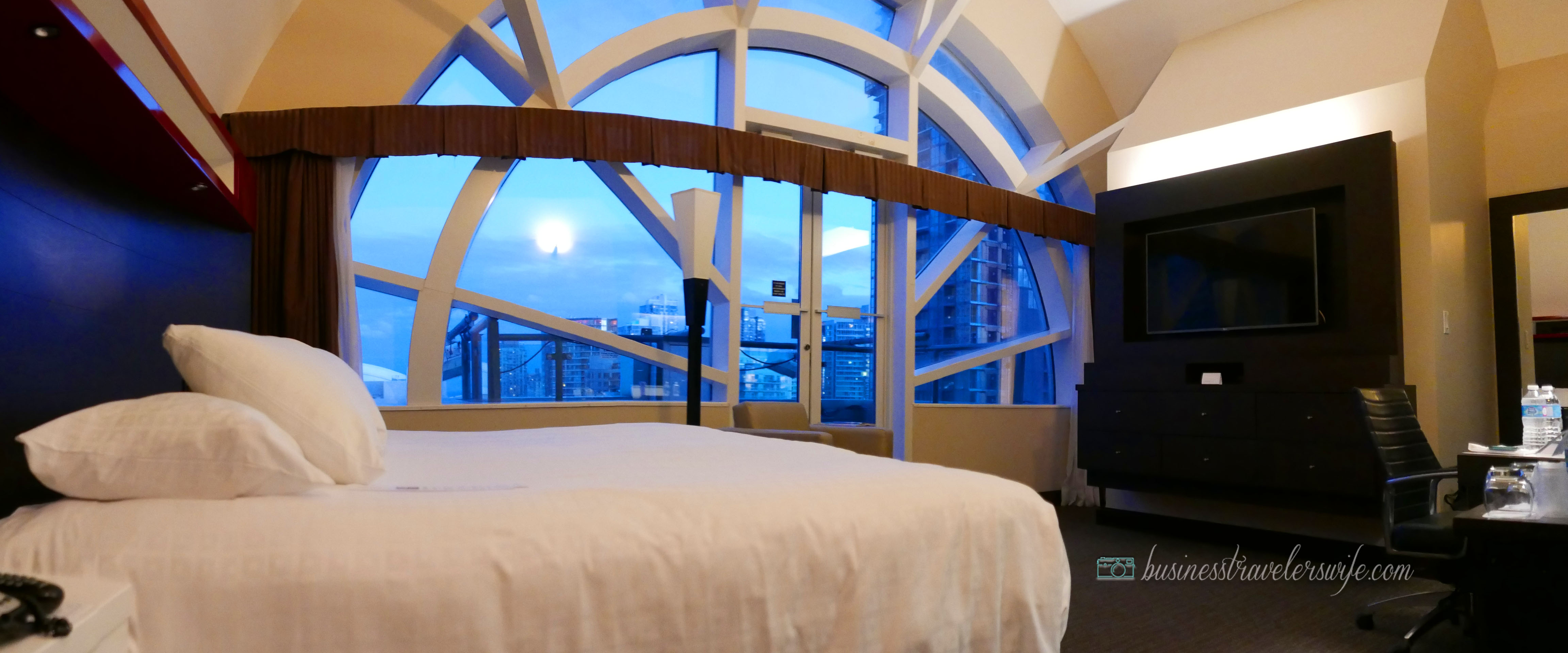 Hyatt Regency Toronto Hotel balcony room with CN Tower view