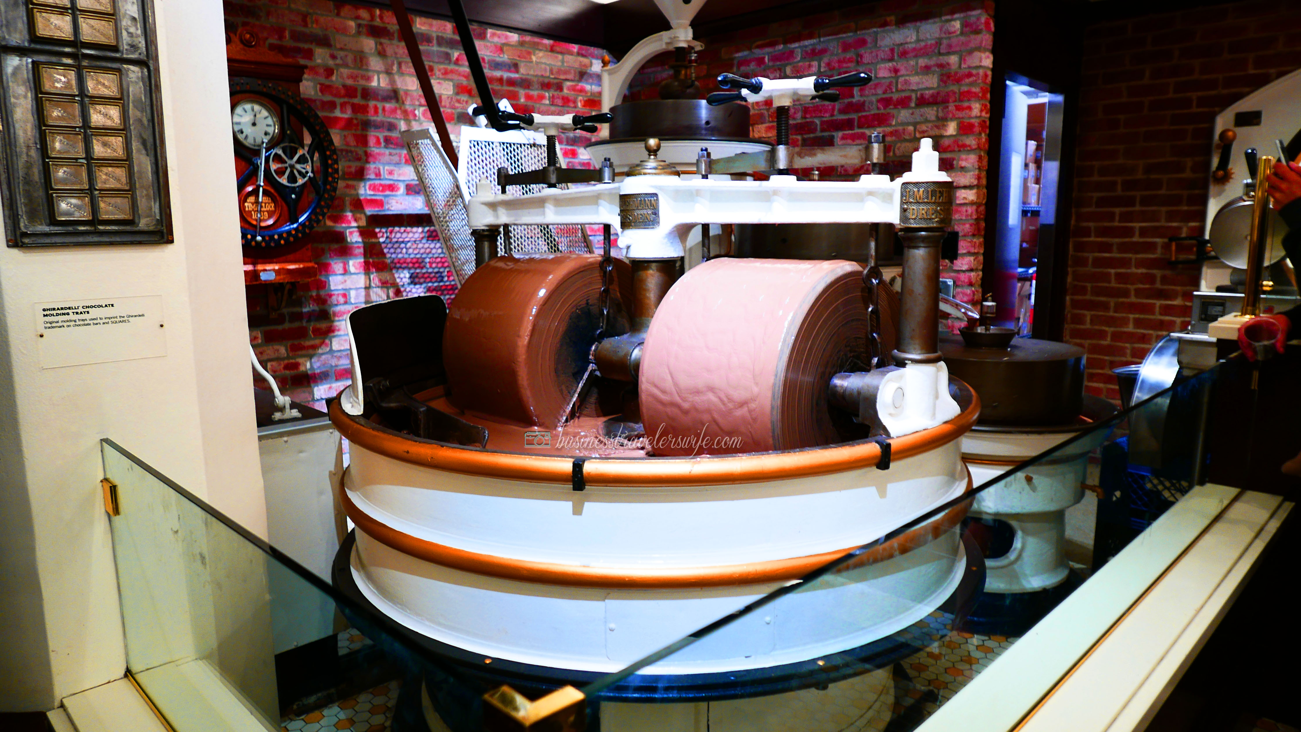 6 Amazing Places to Eat in San Francisco Ghirardelli Square Chocolate