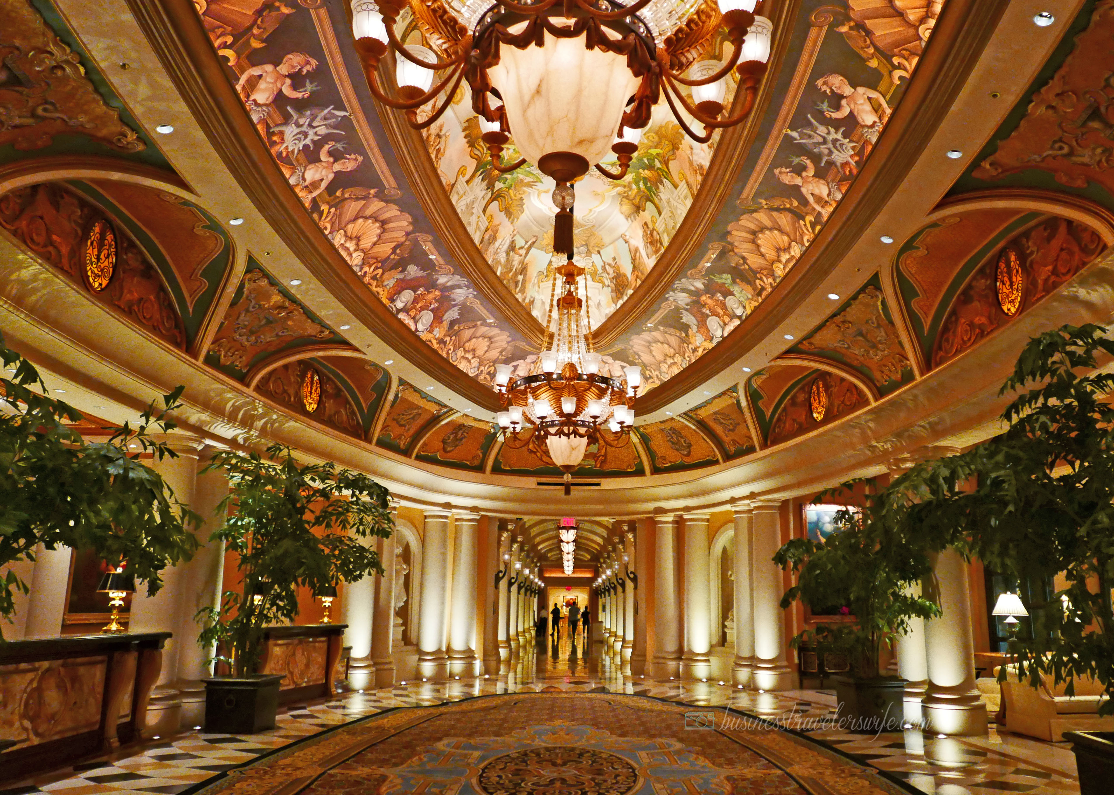 Hotel Review: The Venetian Las Vegas hallway