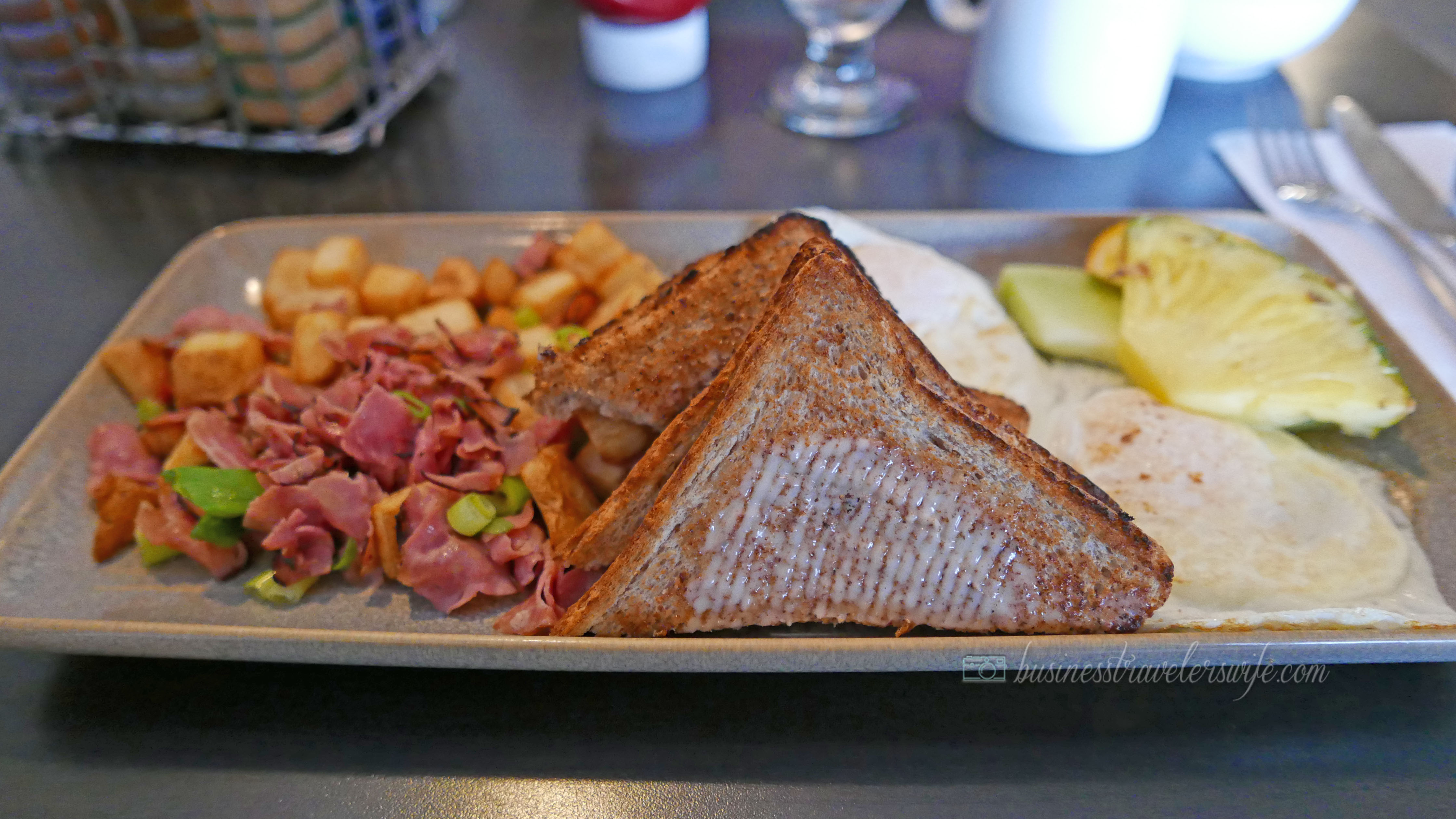 Cross-country road trip: Drive from Calgary to Toronto Best Western Plus Hotel and Conference Centre Dryden Ontario hotel breakfast