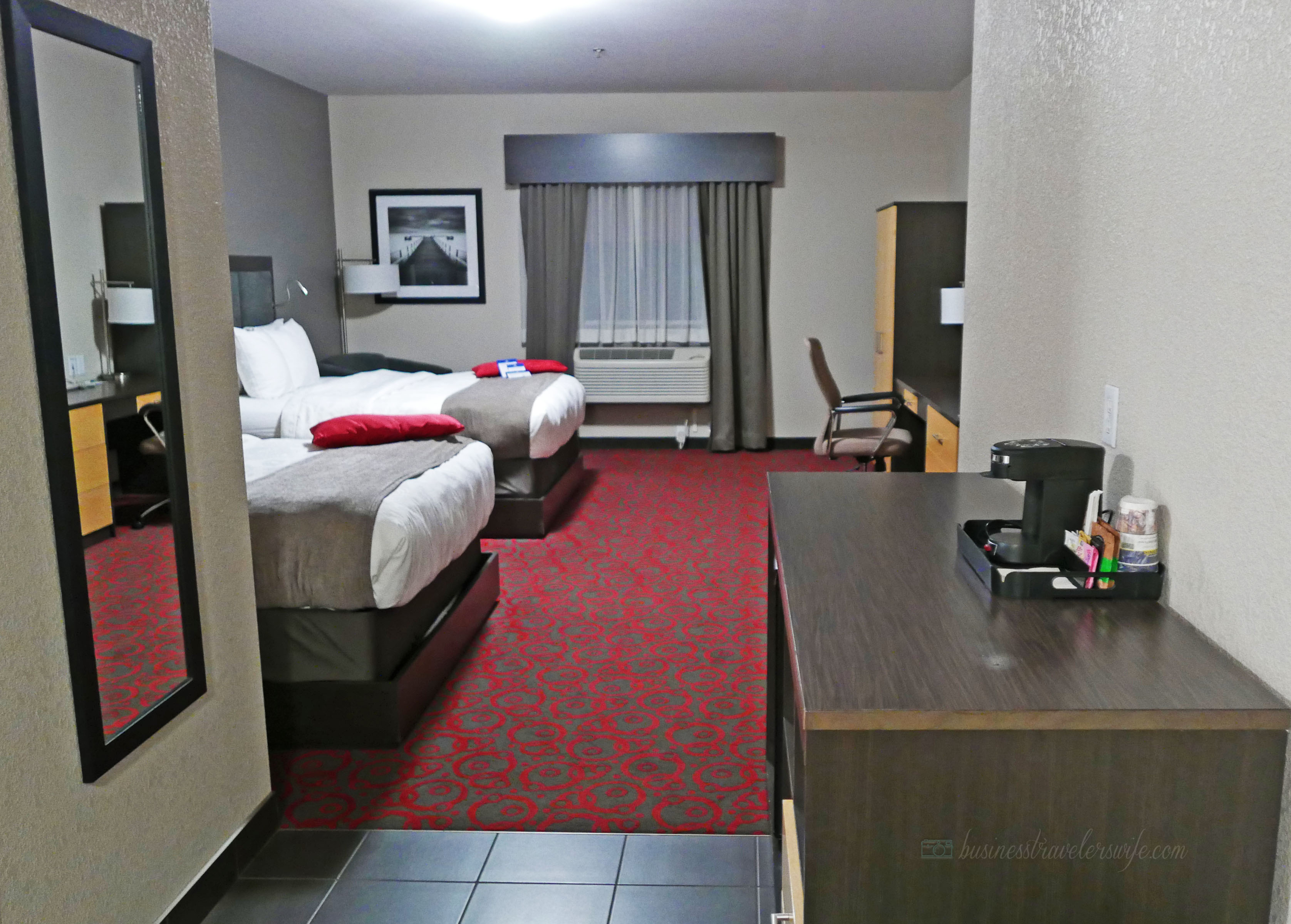 Cross-country road trip: Drive from Calgary to Toronto Best Western Eastgate Inn & Suites Regina Saskatchewan hotel room