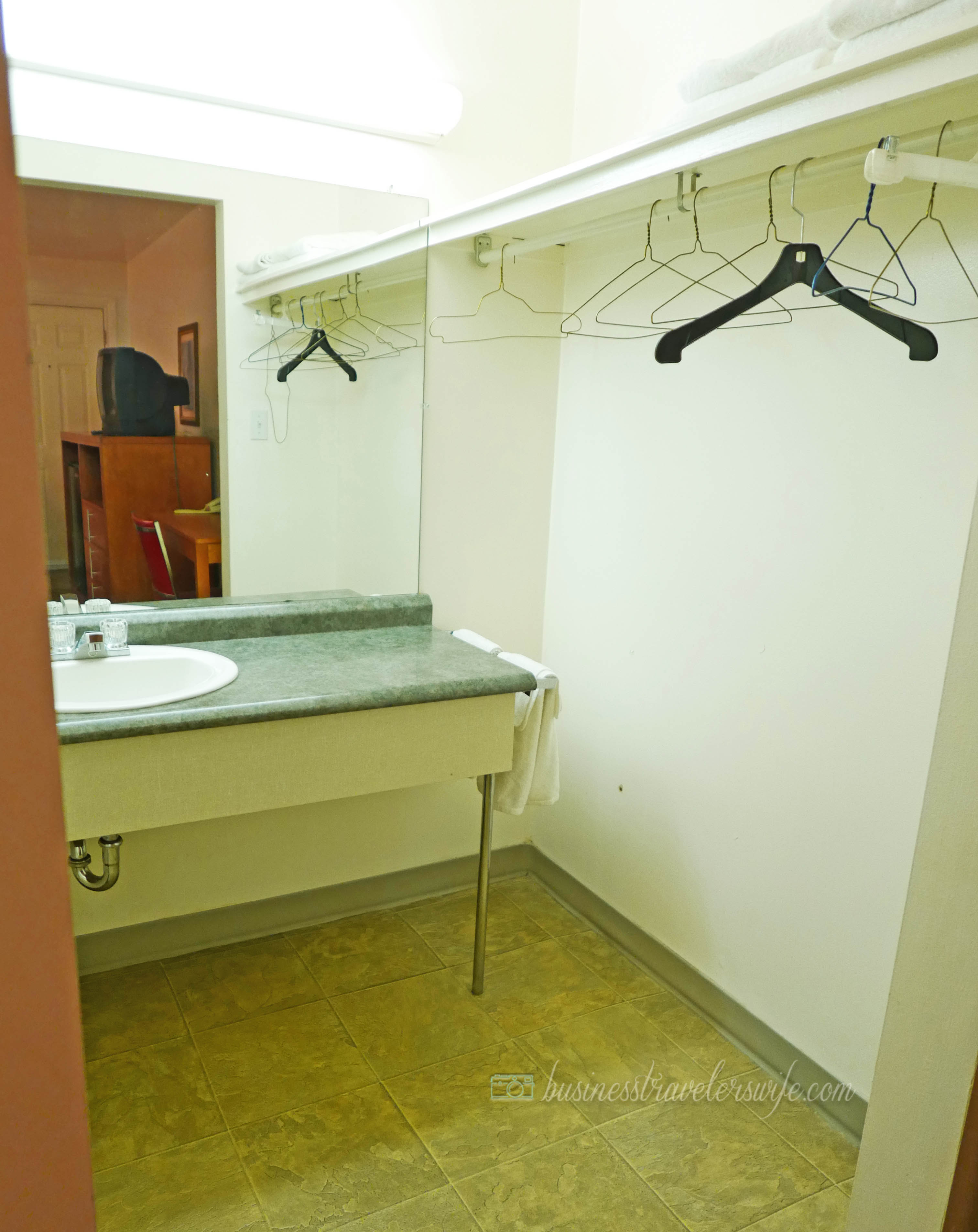 Cross-country road trip: Drive from Calgary to Toronto Continental Motel White River Ontario hotel room