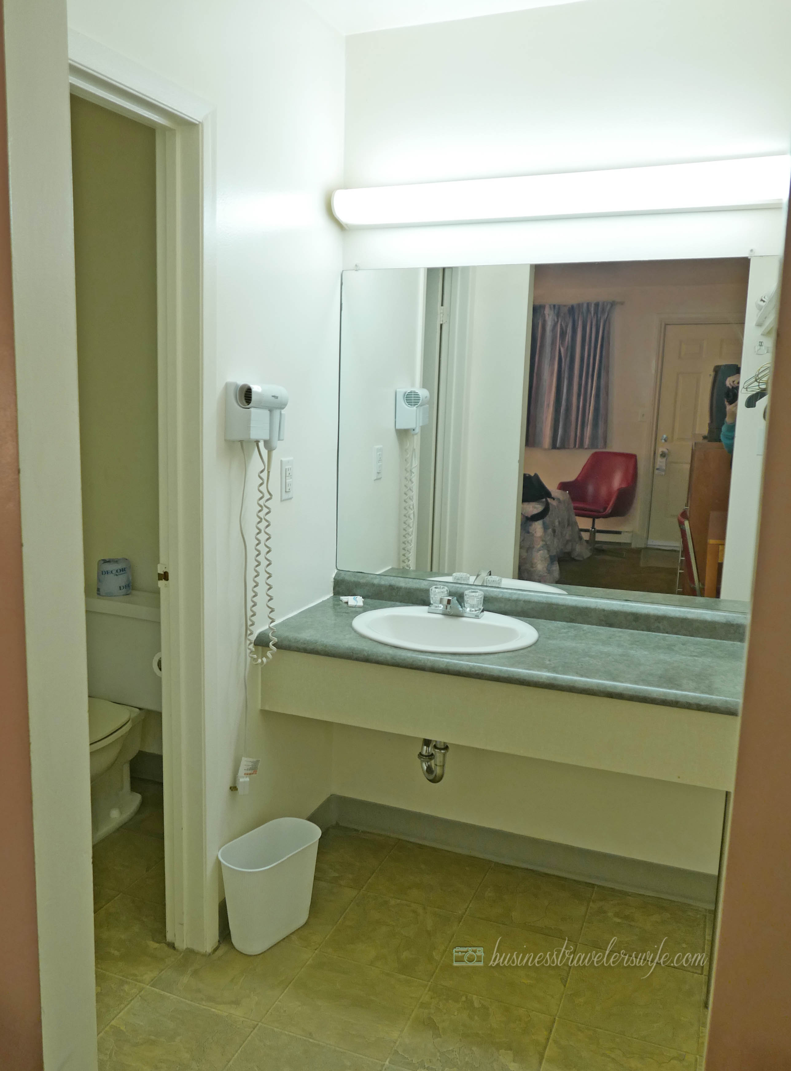 Cross-country road trip: Drive from Calgary to Toronto Continental Motel White River Ontario hotel room