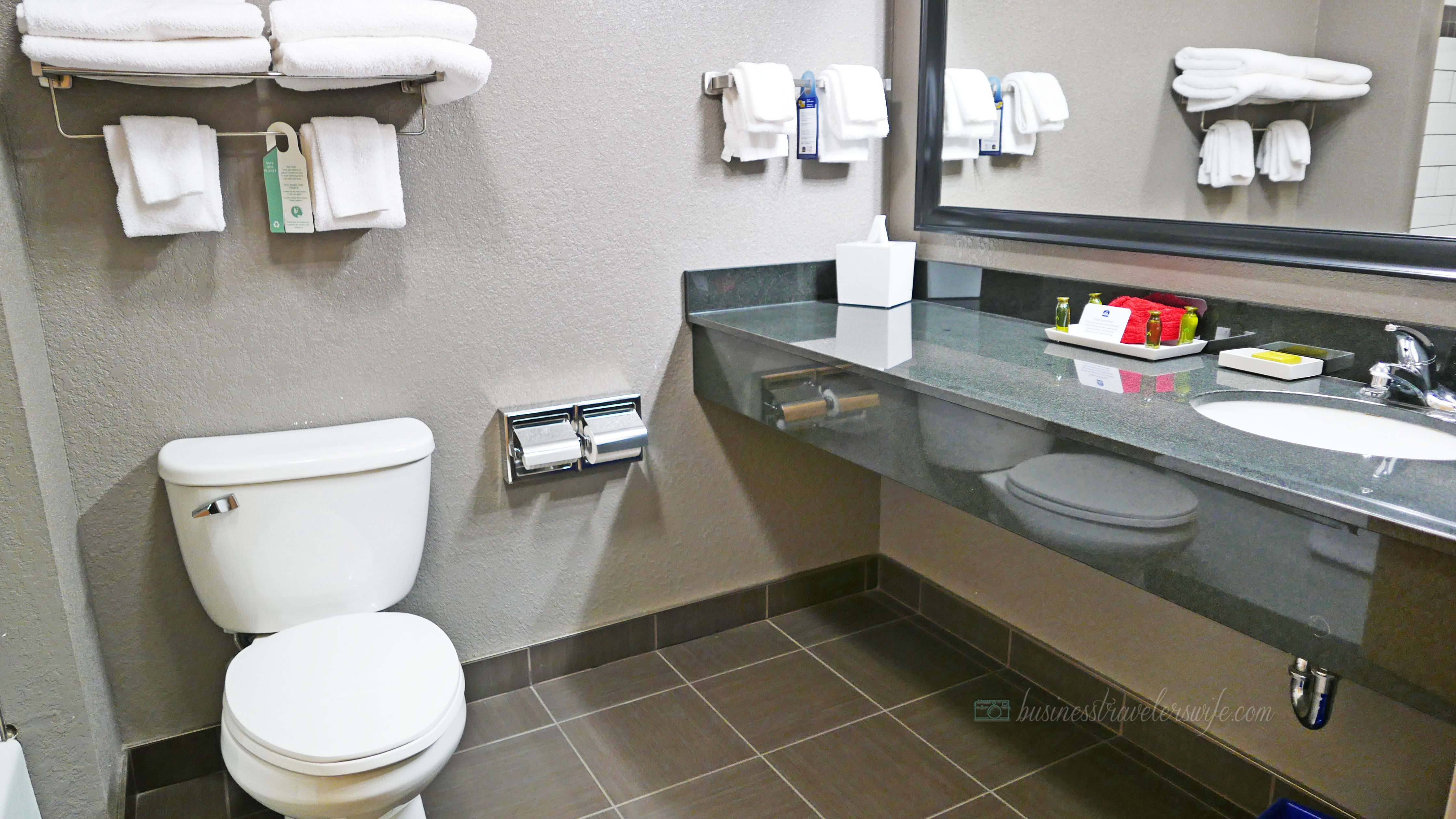 Cross-country road trip: Drive from Calgary to Toronto Best Western Eastgate Inn & Suites Regina Saskatchewan hotel room
