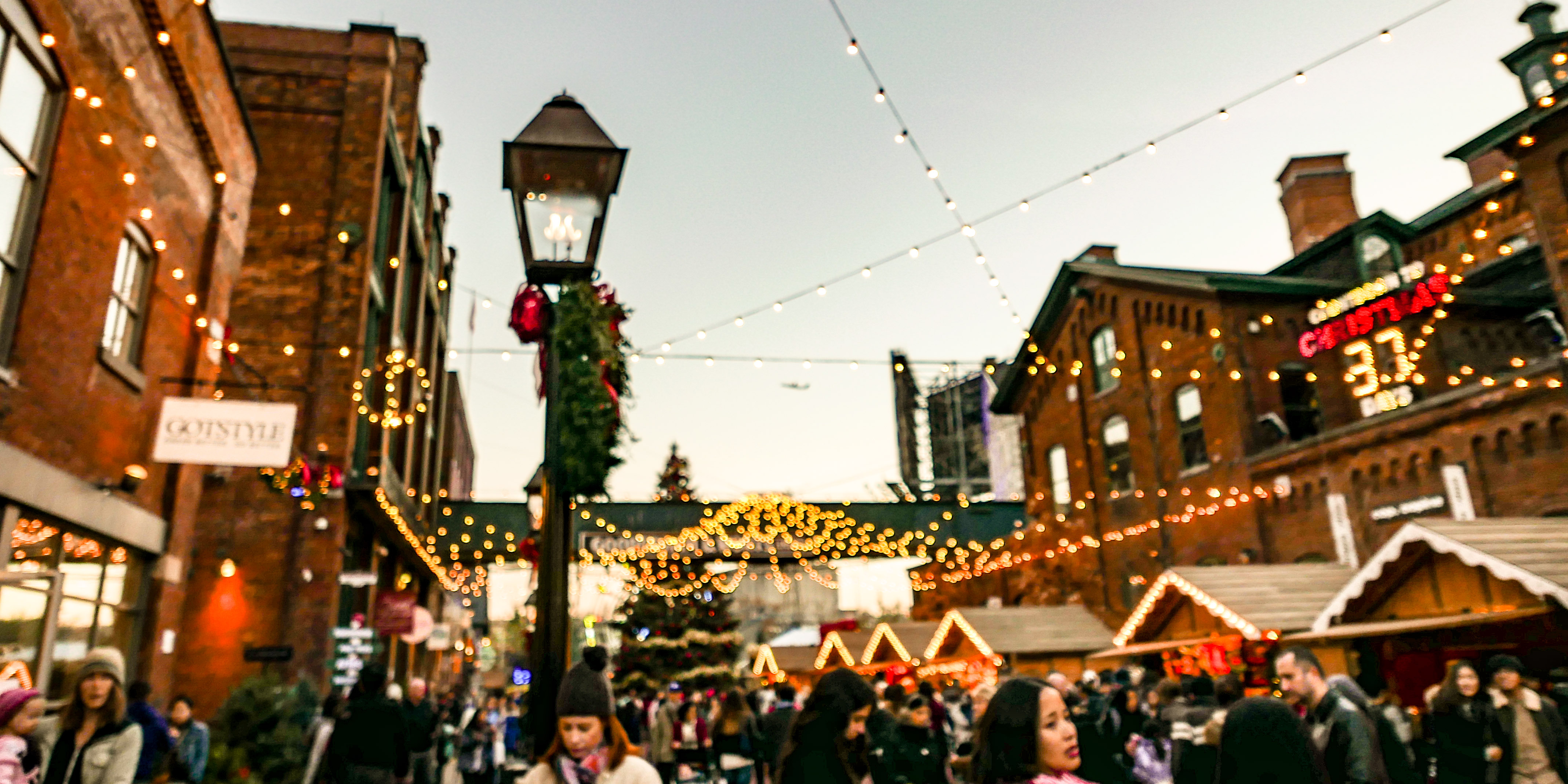 10 Must-Visit Christmas Markets Around the World for Foodies