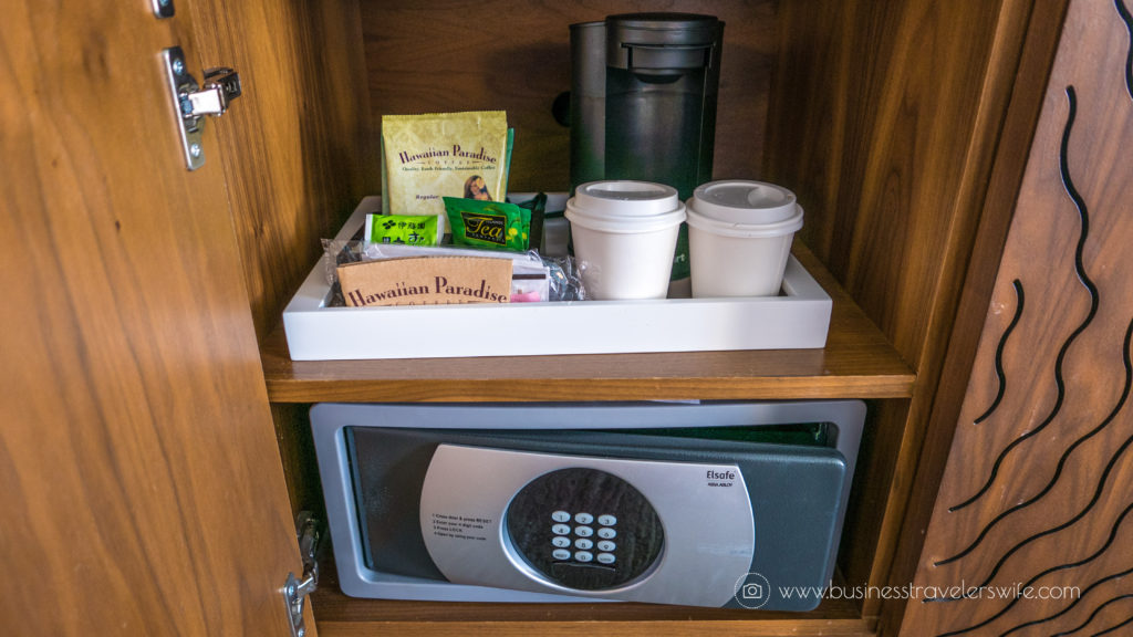 Hotel Review on Hyatt Regency Waikiki Beach Resort & Spa Honolulu Oahu Hawaii Room (1 of 1)-3