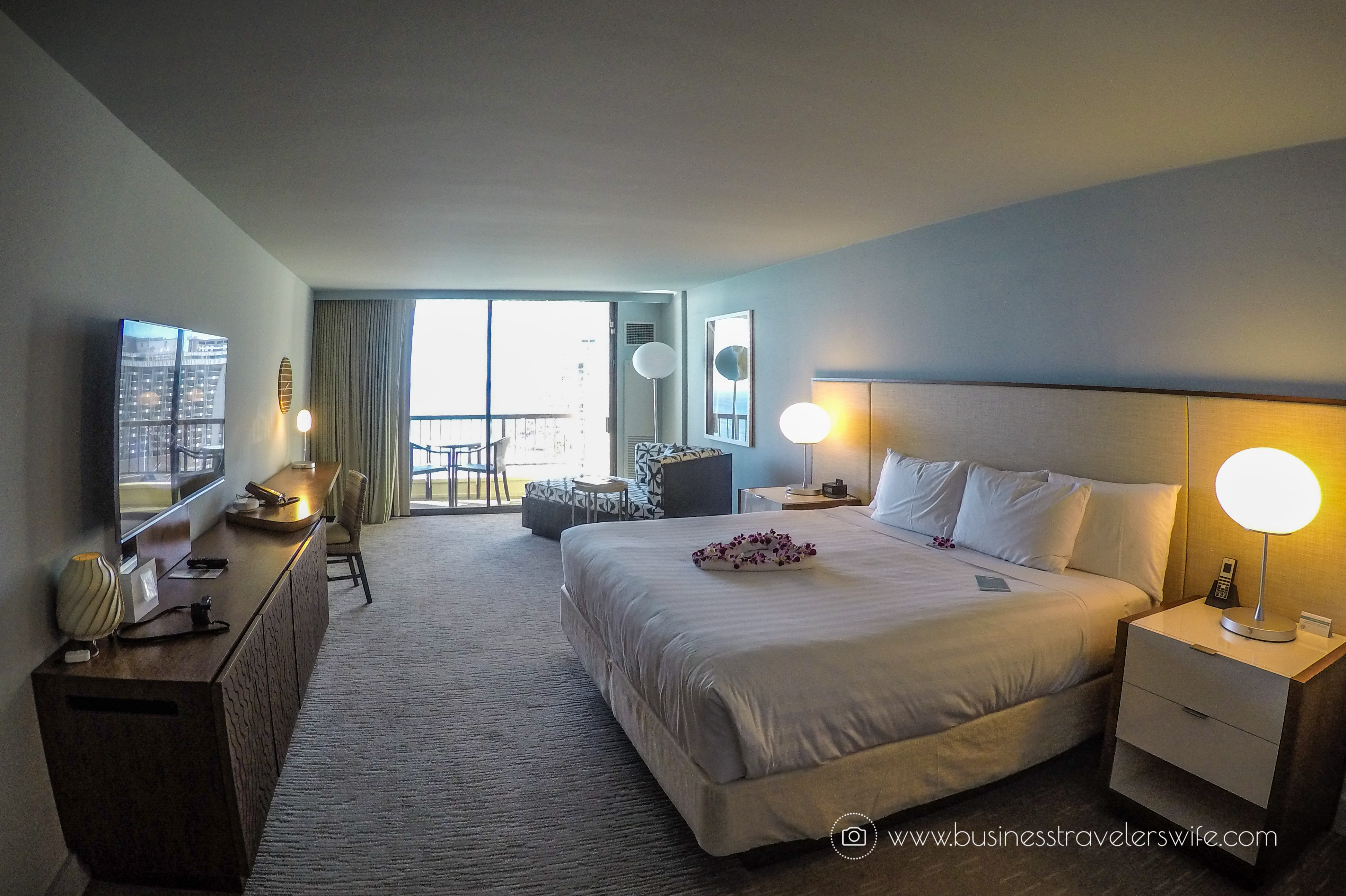 Hotel Review on Hyatt Regency Waikiki Beach Resort & Spa Room King Bed Balcony (1 of 1)