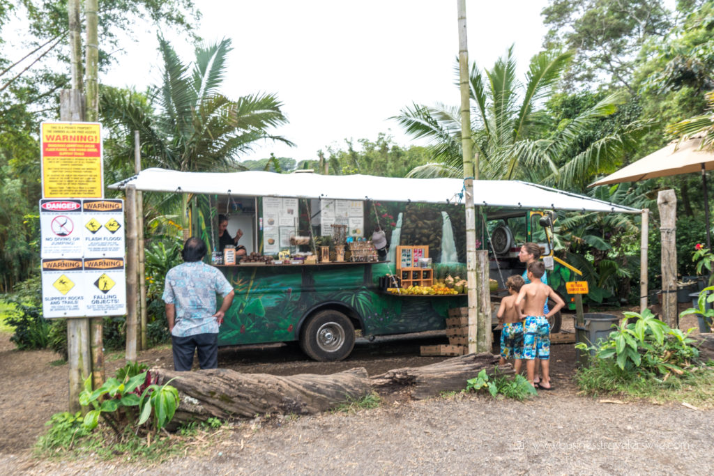 10 Memorable Stops in Road to Hana for A Self-Drive Tour Maui, Hawaii Fruit Stand