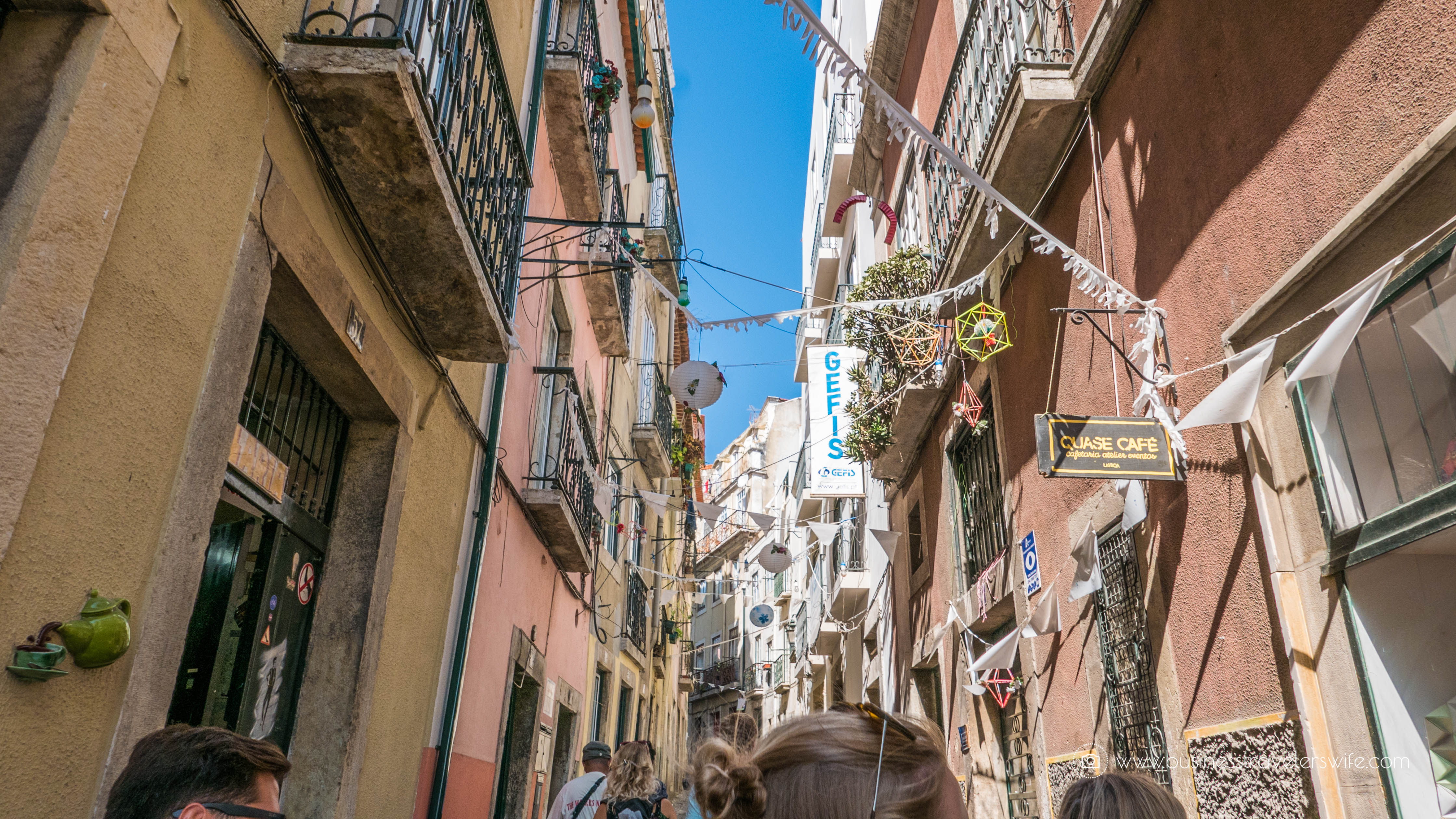 15 Travel Tips for Your First Trip to Lisbon Portugal Free Walking Tour Chill Out Tour Alfama-4