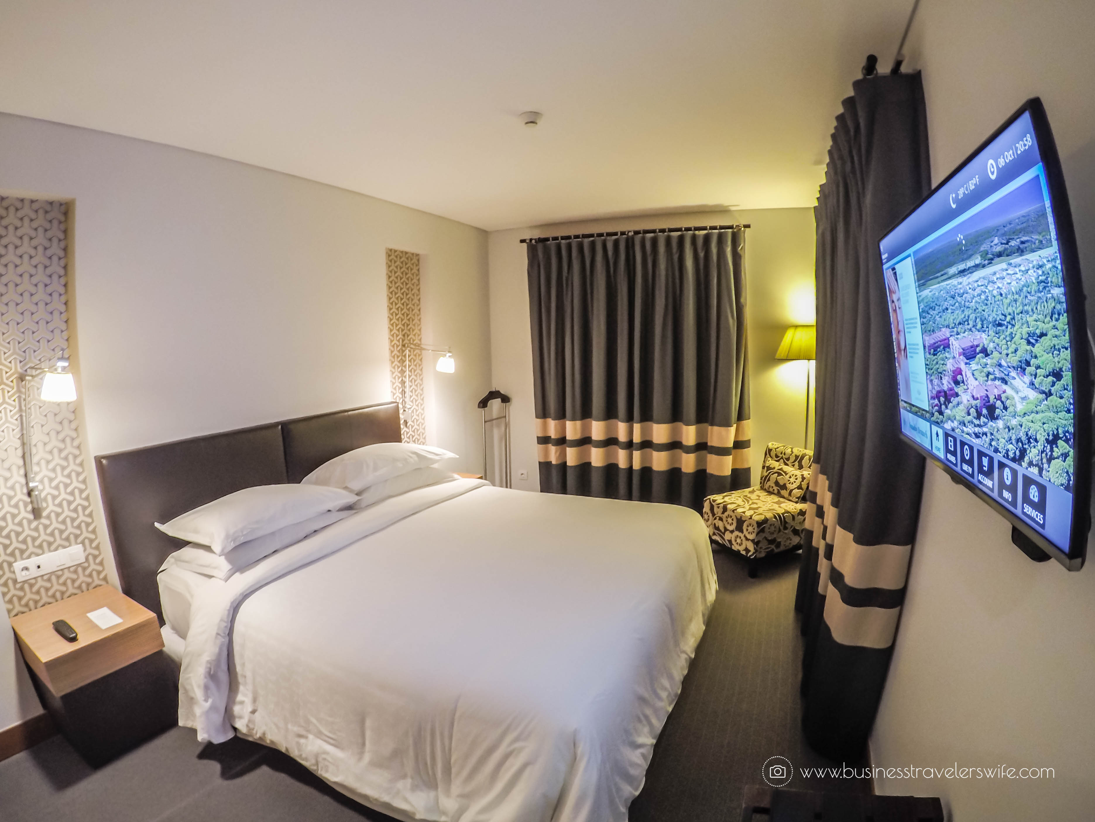 Quick Guide for a Day Trip to Cascais from Lisbon Sheraton Cascais Resort Bedroom Suite