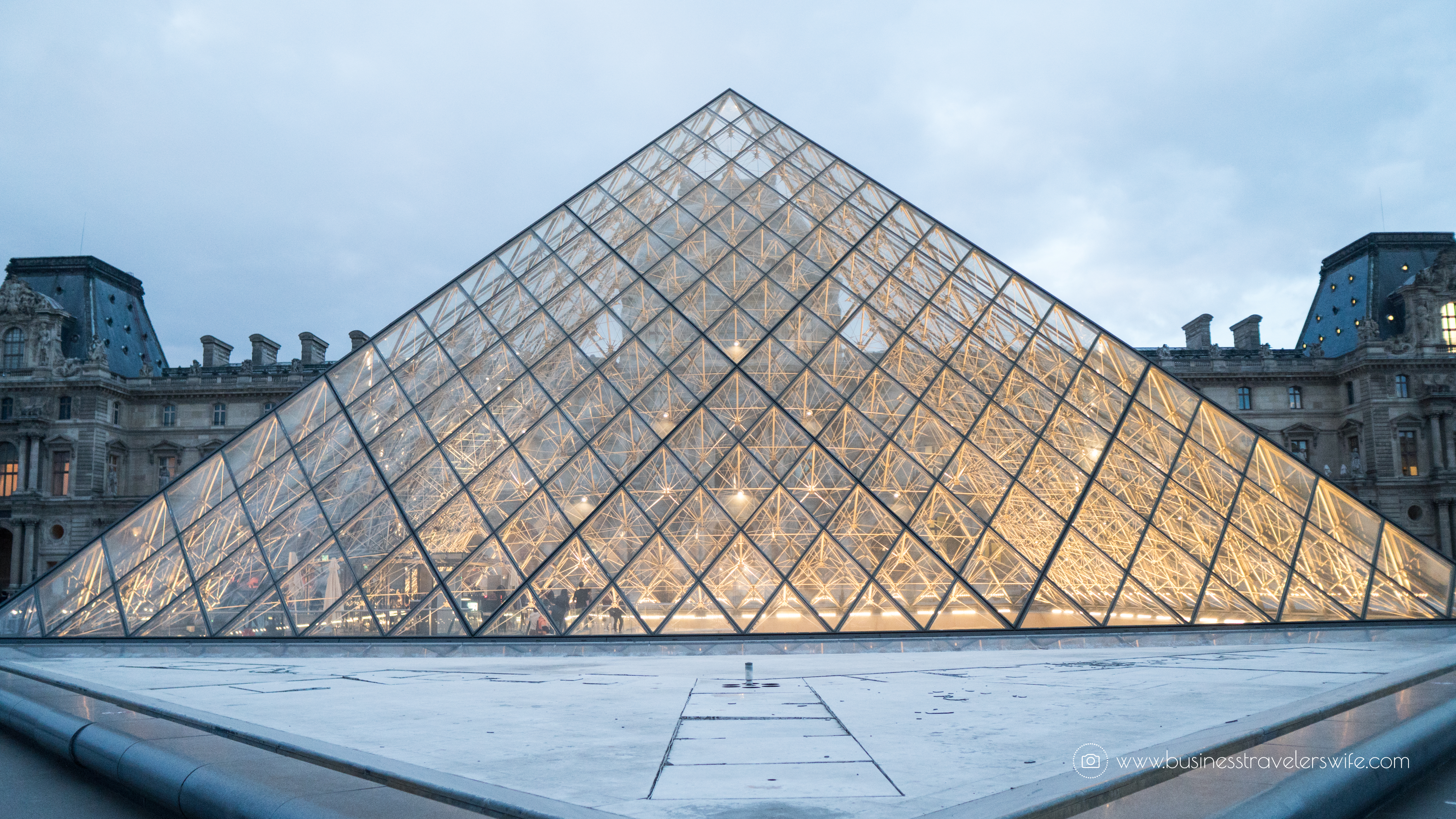 Beautiful Sights in Paris You Shouldn't Miss Louvre Museum