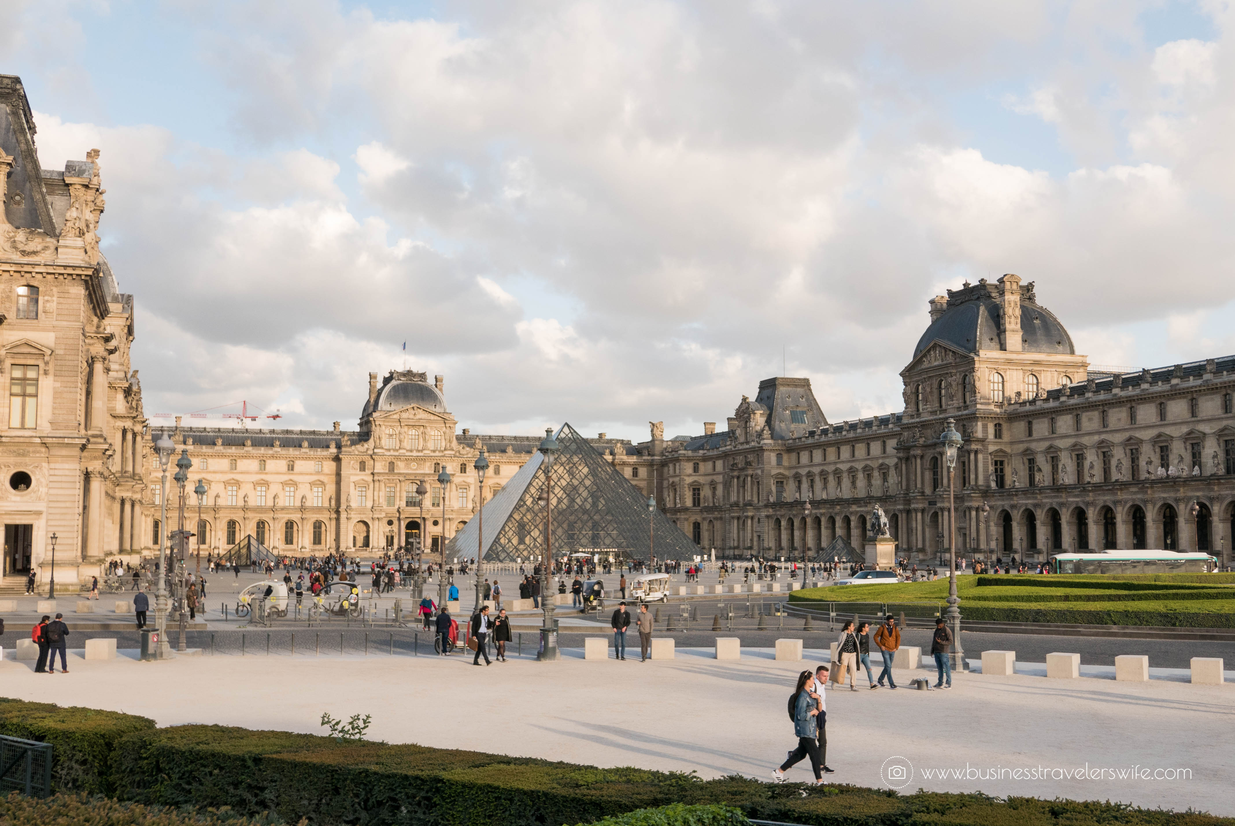 Beautiful Sights in Paris You Shouldn't Miss Louvre