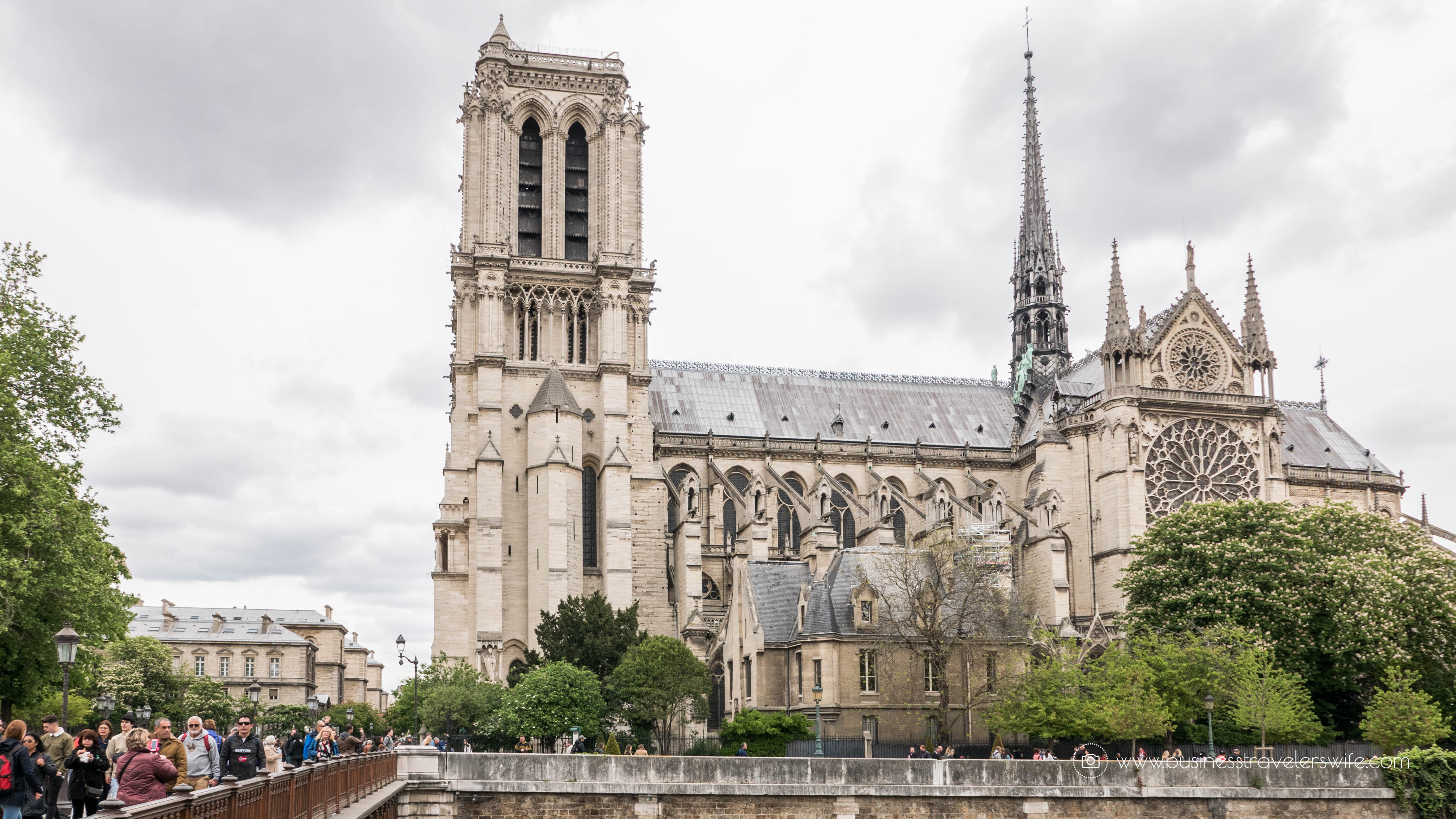 Beautiful Sights in Paris You Shouldn't Miss Notre-Dame
