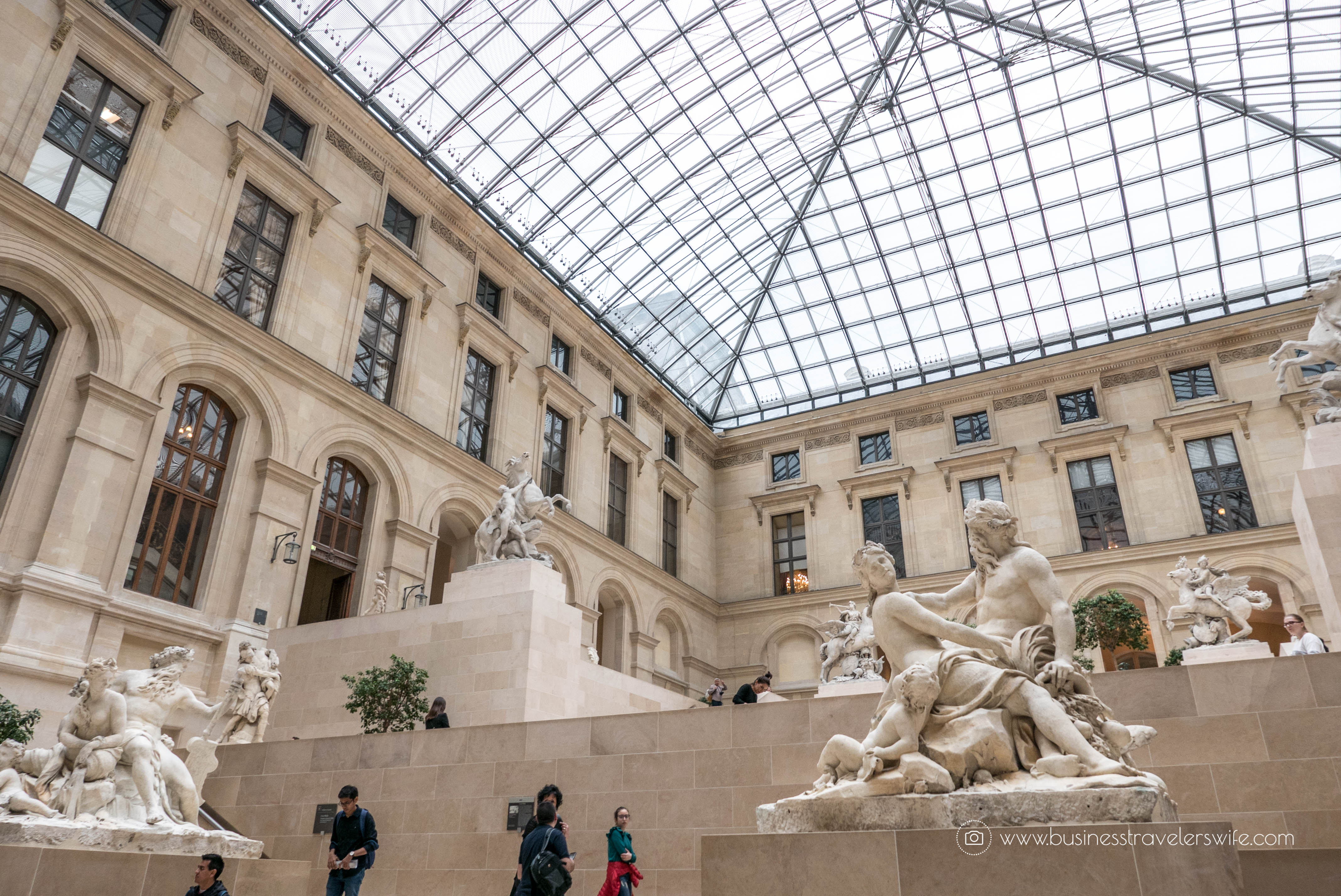 15 Untold Tips for Tourists Visiting Paris Louvre