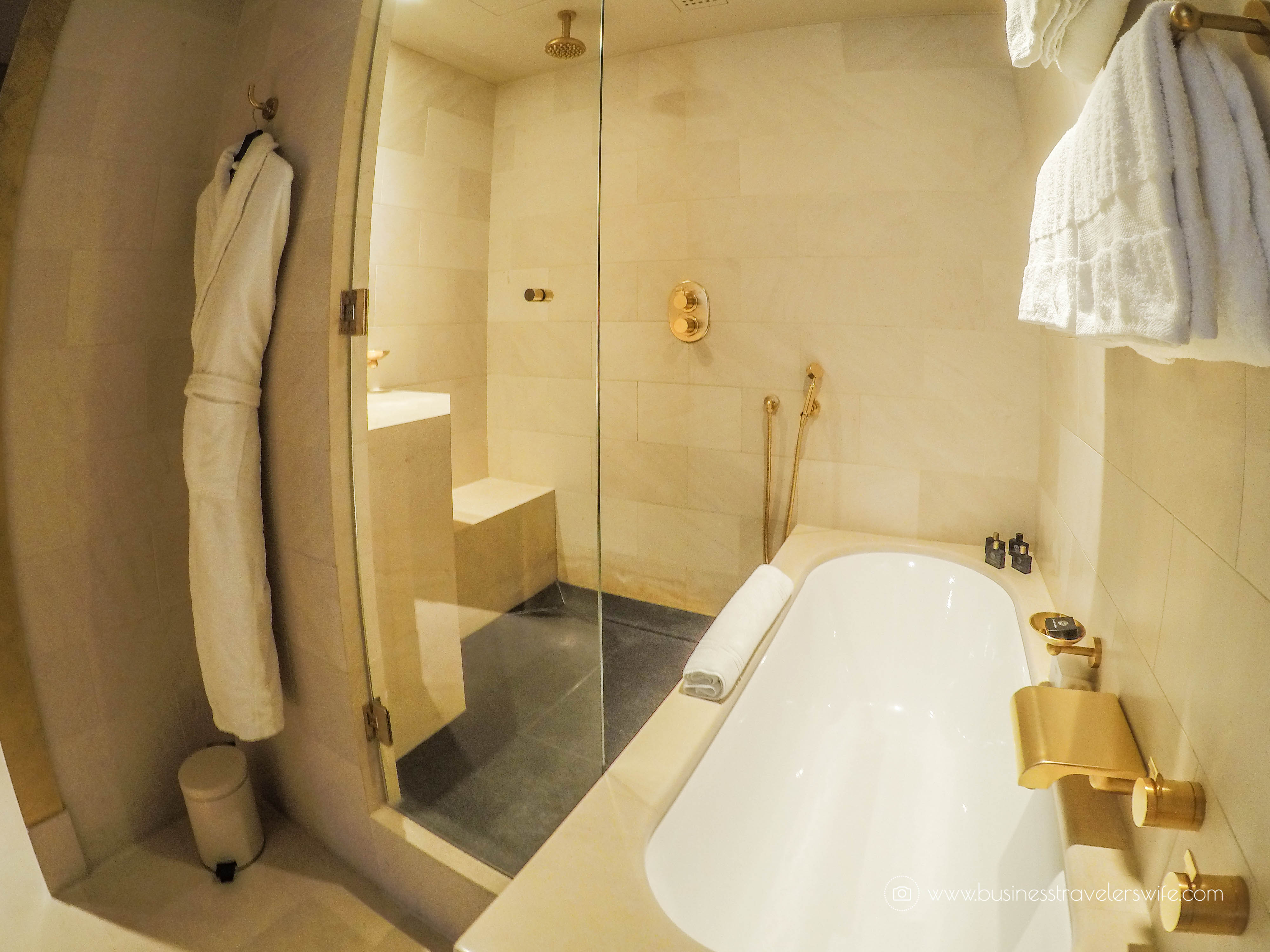 Where to Stay in Paris- 5-Star Hotel and Affordable Accommodations Park Hyatt Paris-Vendome Park Deluxe Suite bathroom